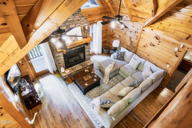 4250 Mountain Rest Way, Sevierville, TN 37876