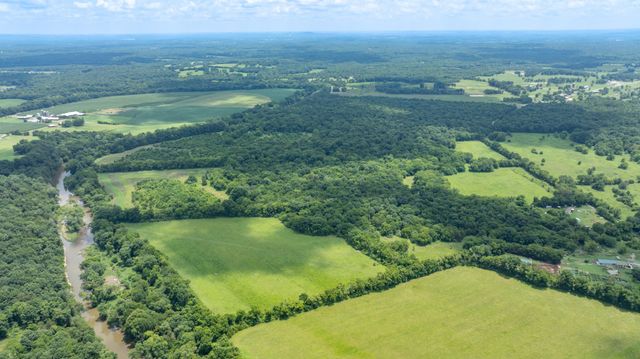 498 Rattlesnake Lodge Rd, Shelbyville, TN 37160