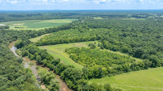 498 Rattlesnake Lodge Rd, Shelbyville, TN 37160