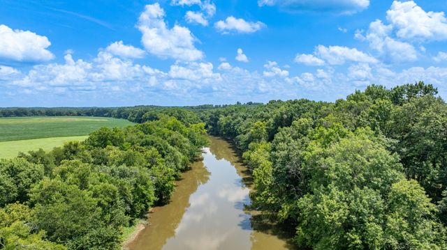 498 Rattlesnake Lodge Rd, Shelbyville, TN 37160