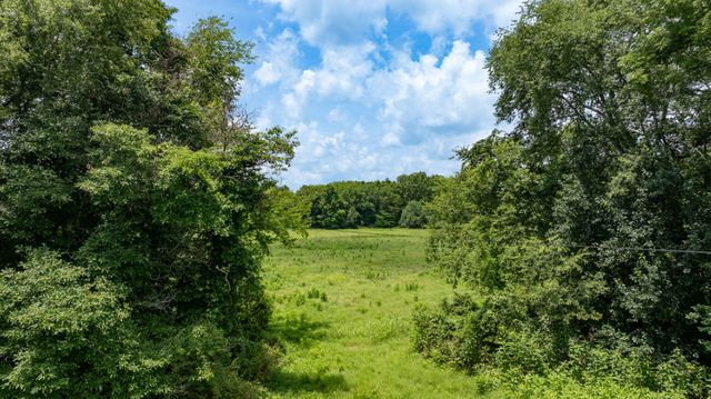 498 Rattlesnake Lodge Rd, Shelbyville, TN 37160