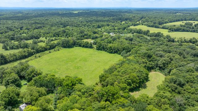 498 Rattlesnake Lodge Rd, Shelbyville, TN 37160
