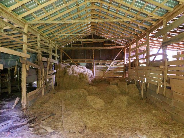 498 Rattlesnake Lodge Rd, Shelbyville, TN 37160