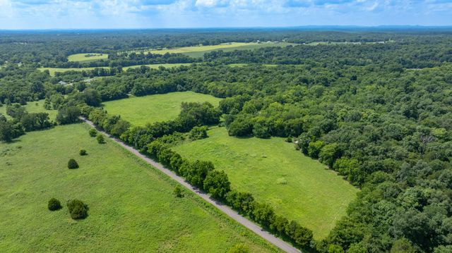498 Rattlesnake Lodge Rd, Shelbyville, TN 37160