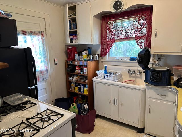 8 Maple Avenue, Gloversville, NY 12078