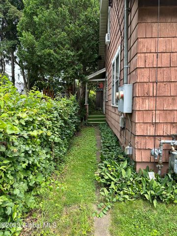 8 Maple Avenue, Gloversville, NY 12078
