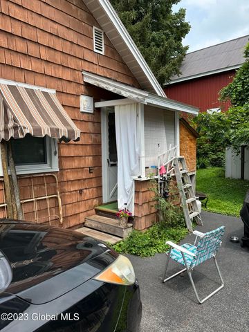 8 Maple Avenue, Gloversville, NY 12078