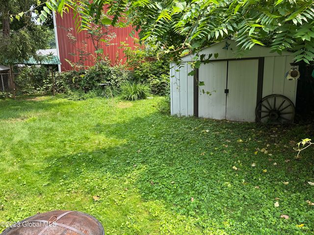 8 Maple Avenue, Gloversville, NY 12078