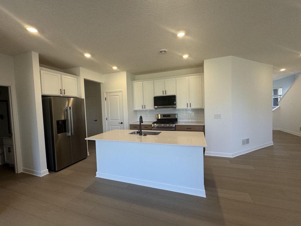 18364 Gladhurst Lane, Lakeville, MN 55044 — photo 2