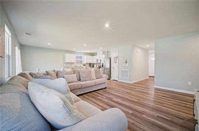 334 Forecastle ST, Portsmouth, VA 23702
