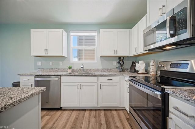 334 Forecastle ST, Portsmouth, VA 23702