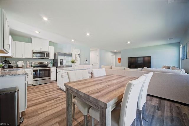 334 Forecastle ST, Portsmouth, VA 23702