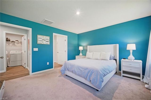 334 Forecastle ST, Portsmouth, VA 23702