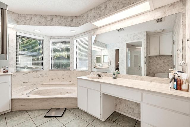 2401 Oak Shadow Court, Arlington, TX 76017
