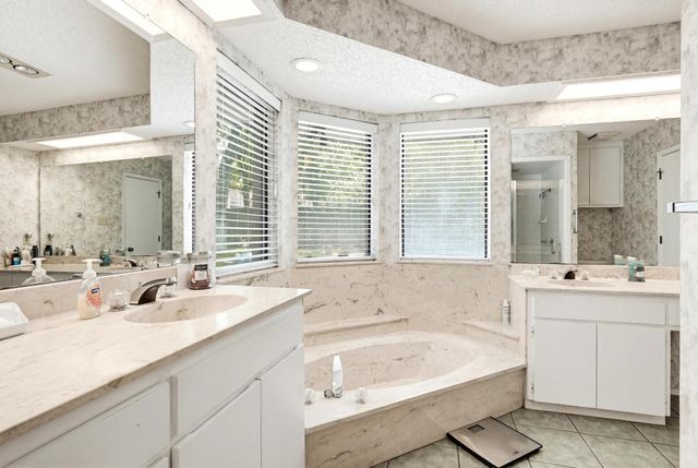 2401 Oak Shadow Court, Arlington, TX 76017