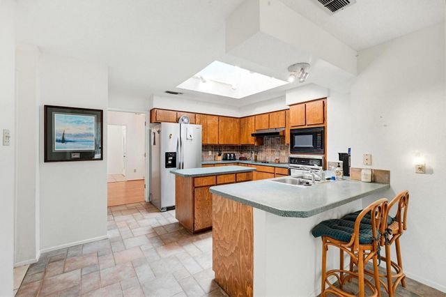2401 Oak Shadow Court, Arlington, TX 76017