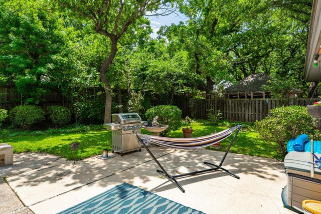 2401 Oak Shadow Court, Arlington, TX 76017