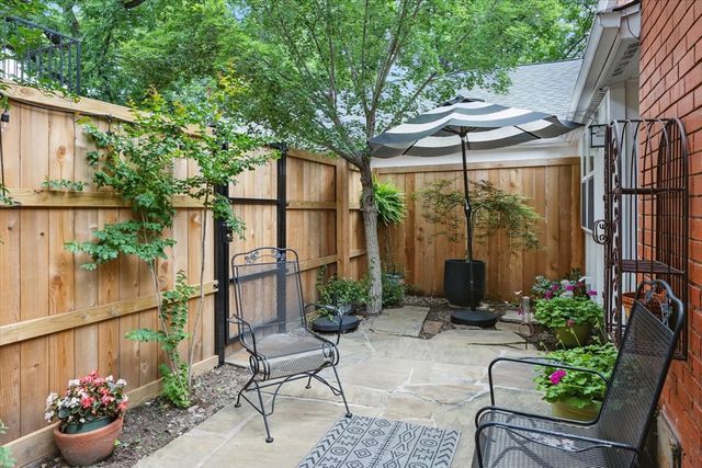 1357 Roaring Springs Road, Fort Worth, TX 76114