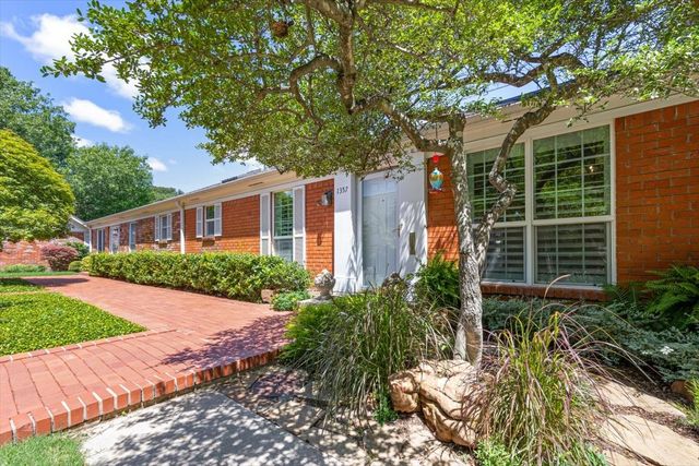 1357 Roaring Springs Road, Fort Worth, TX 76114