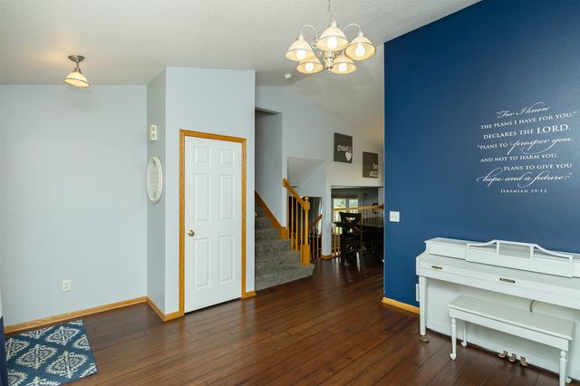 301 N 16th Street, Indianola, IA 50125