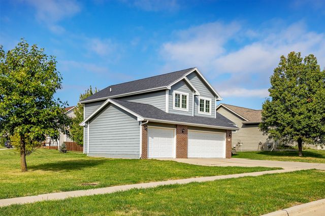 301 N 16th Street, Indianola, IA 50125