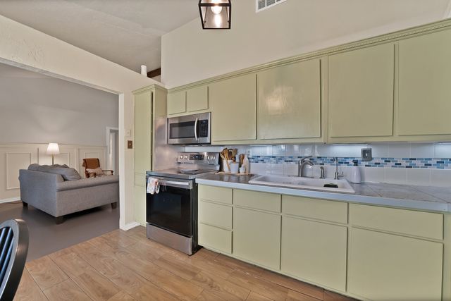 9519 County View Road, Dallas, TX 75249