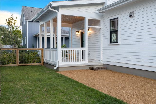 255 E 11th Street, Fayetteville, AR 72701