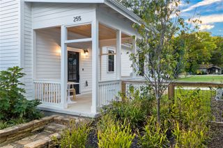 255 E 11th Street, Fayetteville, AR 72701
