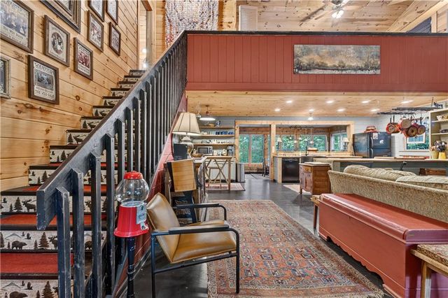 24 Wolf Howl Trail, Sautee Nacoochee, GA 30571