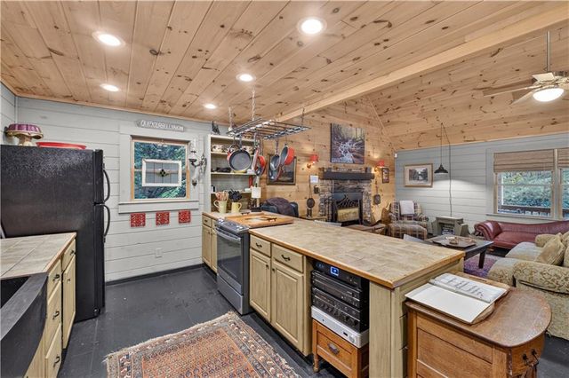 24 Wolf Howl Trail, Sautee Nacoochee, GA 30571