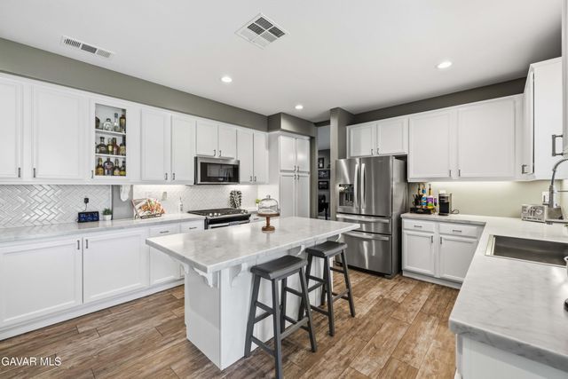 43708 Tahoe Way, Lancaster, CA 93536