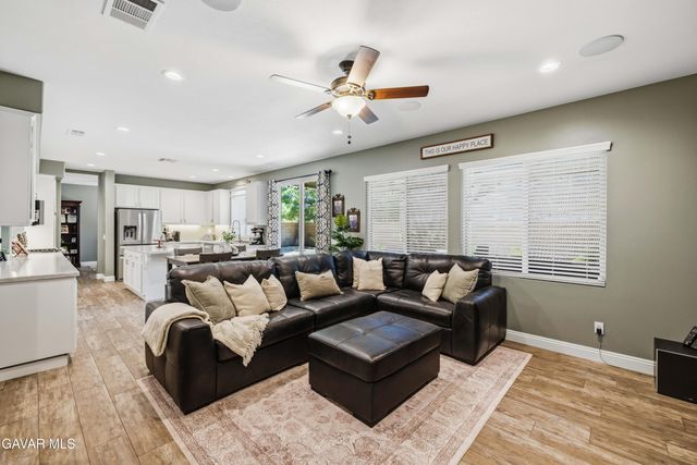 43708 Tahoe Way, Lancaster, CA 93536