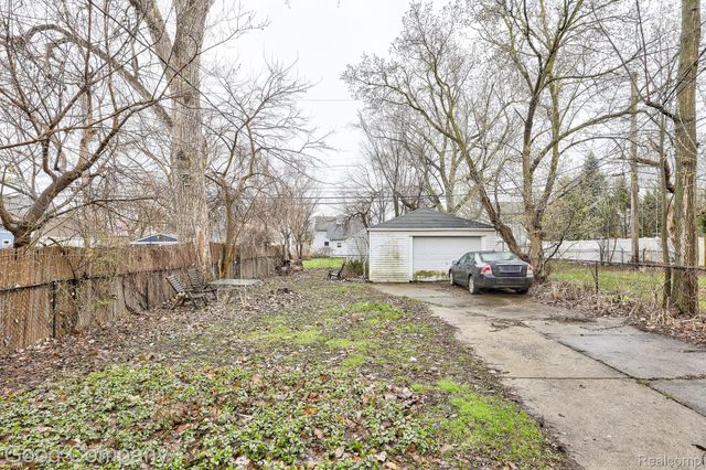 338 E Webster Street, Ferndale, MI 48220