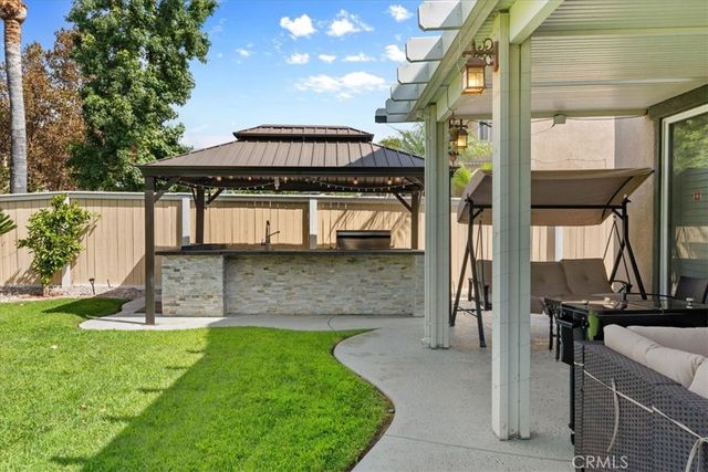 4222 Gardendale Court, Riverside, CA 92505
