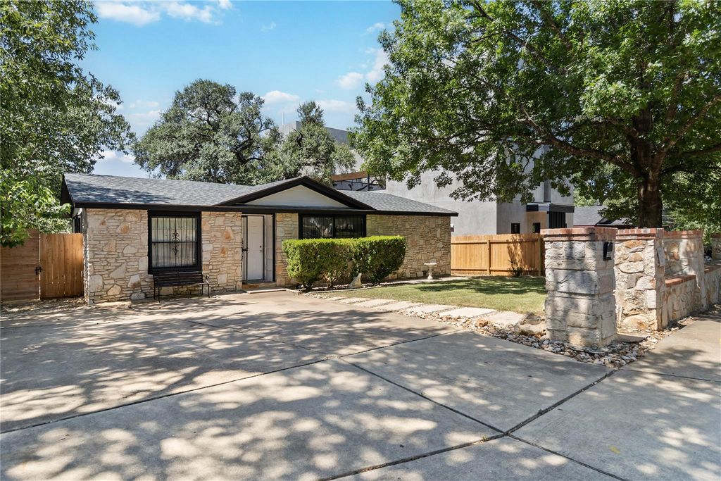 1002 Walter ST, Austin, TX 78702