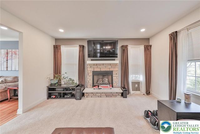 4544 Oakwood Lane, Lower Nazareth Twp, PA 18064