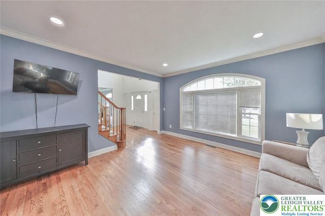 4544 Oakwood Lane, Lower Nazareth Twp, PA 18064