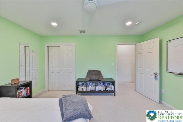 4544 Oakwood Lane, Lower Nazareth Twp, PA 18064