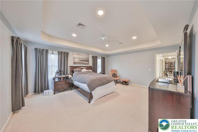 4544 Oakwood Lane, Lower Nazareth Twp, PA 18064