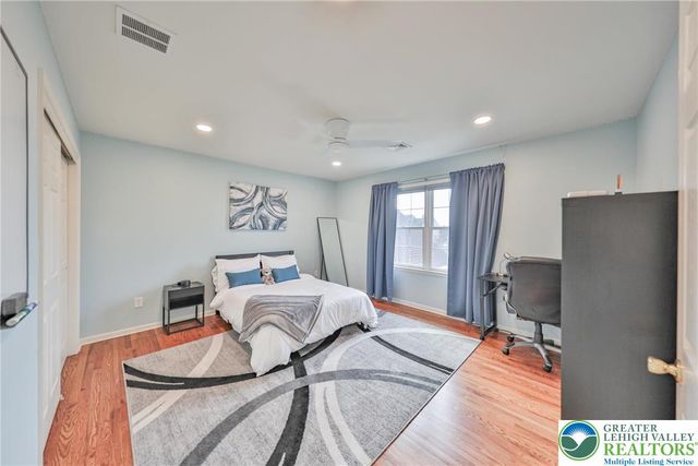 4544 Oakwood Lane, Lower Nazareth Twp, PA 18064