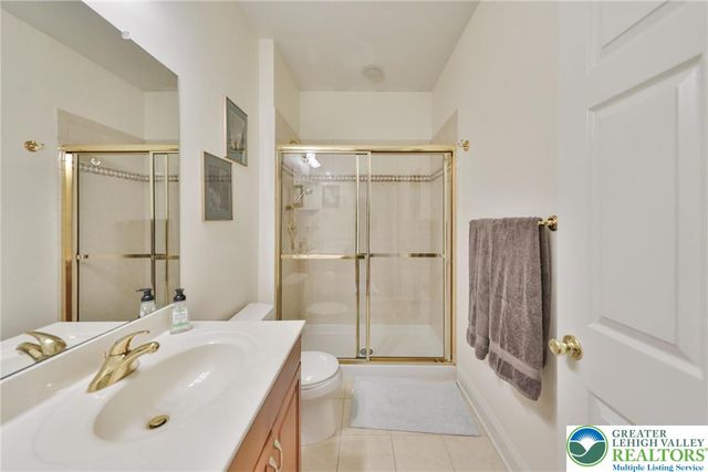 4544 Oakwood Lane, Lower Nazareth Twp, PA 18064