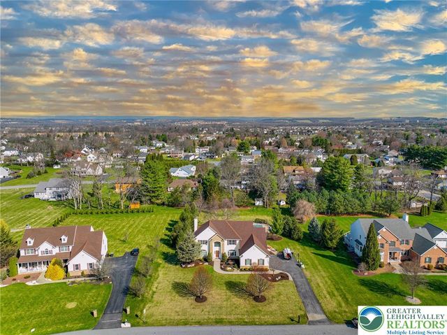 4544 Oakwood Lane, Lower Nazareth Twp, PA 18064