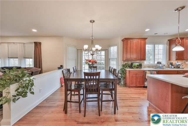 4544 Oakwood Lane, Lower Nazareth Twp, PA 18064