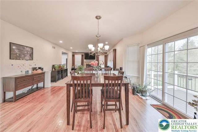 4544 Oakwood Lane, Lower Nazareth Twp, PA 18064