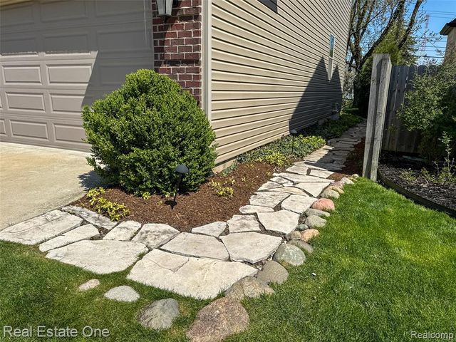 4702 Mankato Avenue, Royal Oak, MI 48073