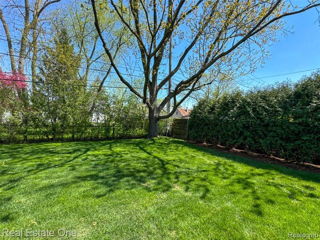 4702 Mankato Avenue, Royal Oak, MI 48073