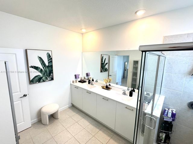 12641 NW 23rd Pl, Miami, FL 33167