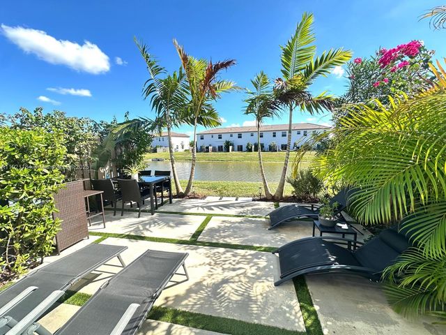 12641 NW 23rd Pl, Miami, FL 33167