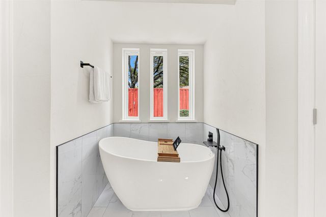 6527 Genstar Lane, Dallas, TX 75252