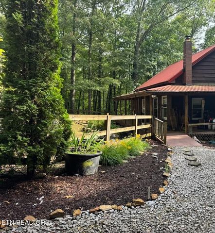 360 Joe Barnett Rd, Jamestown, TN 38556